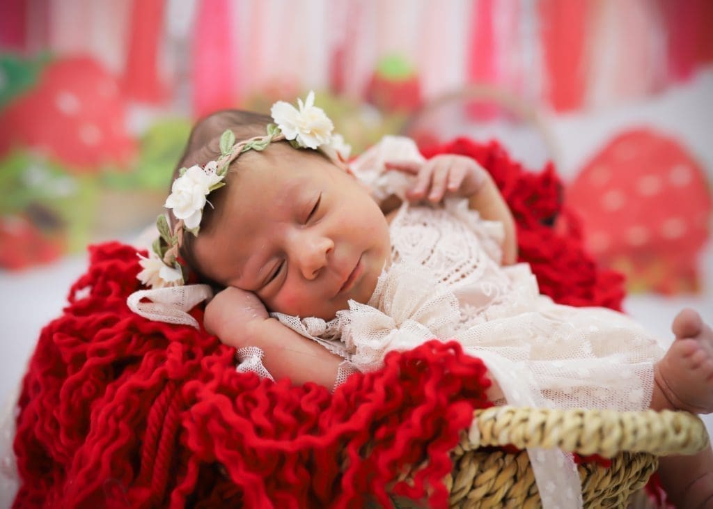 çiçekli bebek