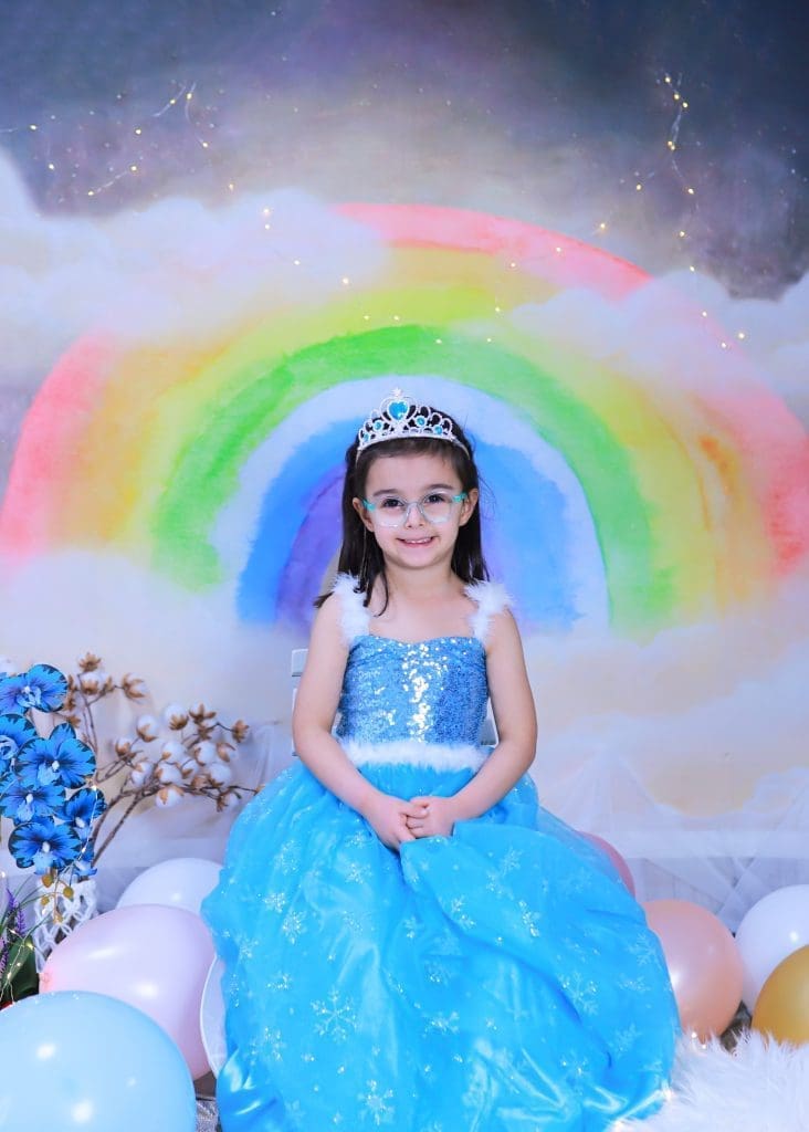 mavi elbiseli kız yaş fotoğrafı